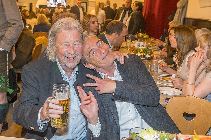 - Buchpr&auml;sentation &bdquo;The Me Code&ldquo; von Autorin Jana Schmitt-Gau  im &bdquo;Grapes&ldquo; im Cortiina Hotel in M&uuml;nchen (&copy;Foto:PR/THe me code) 